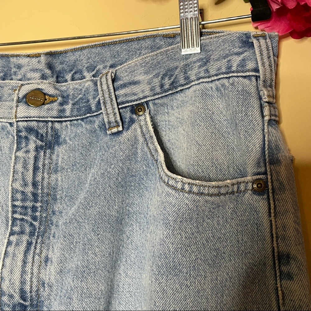 Carhartt Light Wash Relaxed Fit Jeans - Picture 9 of 12